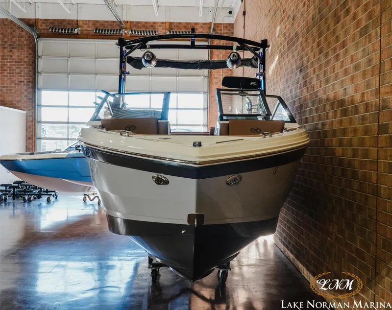 Slide: The Image of Cobalt R6 Surf 2025 - 4