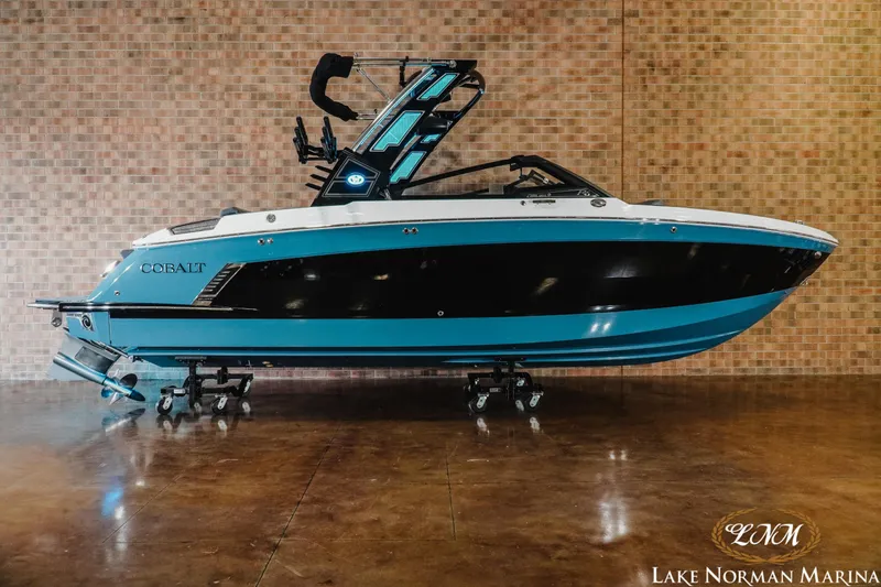 Slide: The Image of Cobalt R6 Surf 2025 - 1