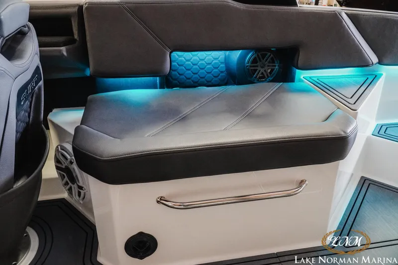 Slide: The Image of Cobalt R6 Surf 2025 - 12