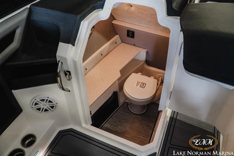 Slide: The Image of Cobalt R6 Surf 2025 - 15