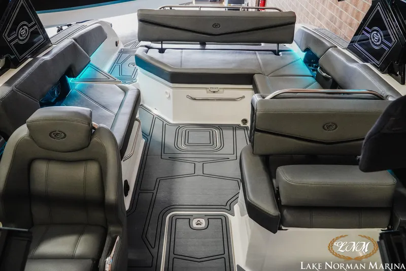 Slide: The Image of Cobalt R6 Surf 2025 - 18