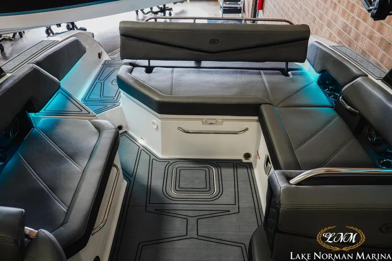 Slide: The Image of Cobalt R6 Surf 2025 - 19