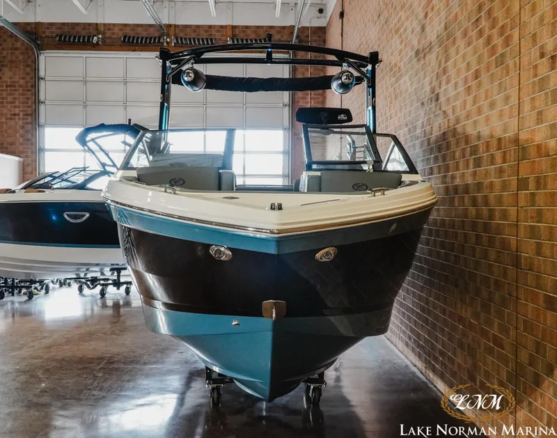 Slide: The Image of Cobalt R6 Surf 2025 - 4