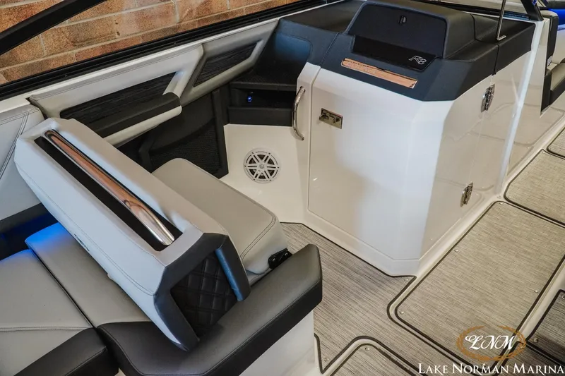 Slide: The Image of Cobalt R8 2024 - 13