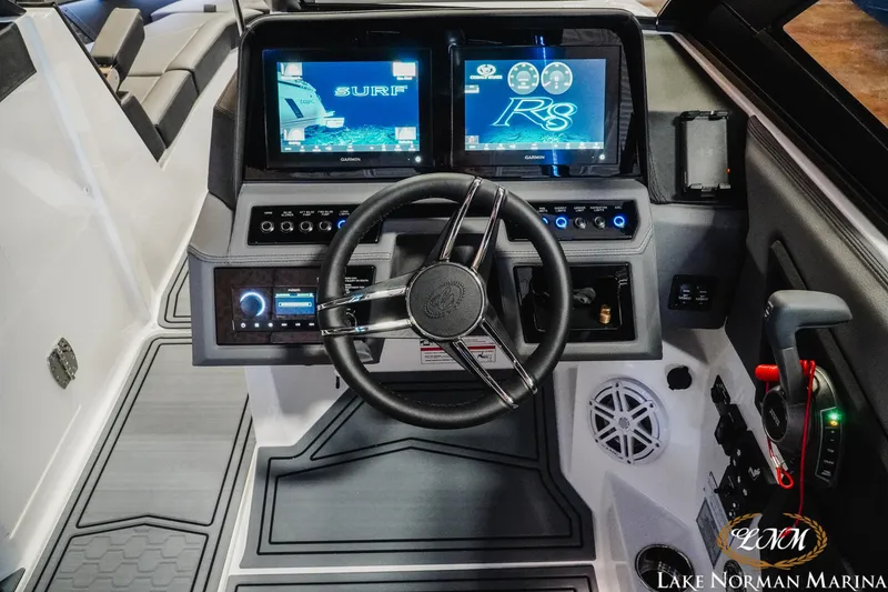 Slide: The Image of Cobalt R8 Surf 2025 - 11