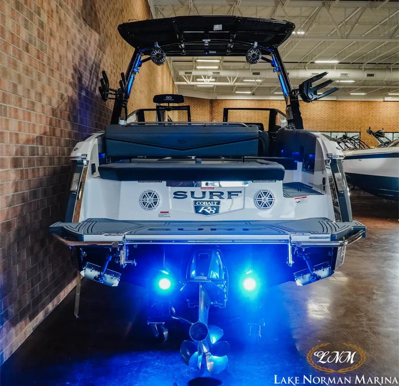 Slide: The Image of Cobalt R8 Surf 2025 - 5