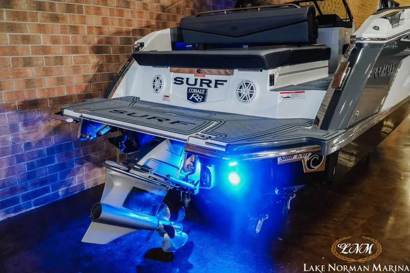 Slide: The Image of Cobalt R8 Surf 2025 - 6