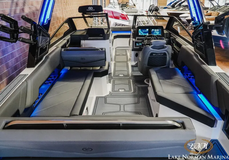 Slide: The Image of Cobalt R8 Surf 2025 - 7