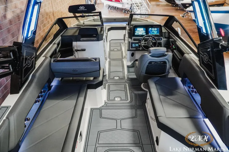 Slide: The Image of Cobalt R8 Surf 2025 - 8