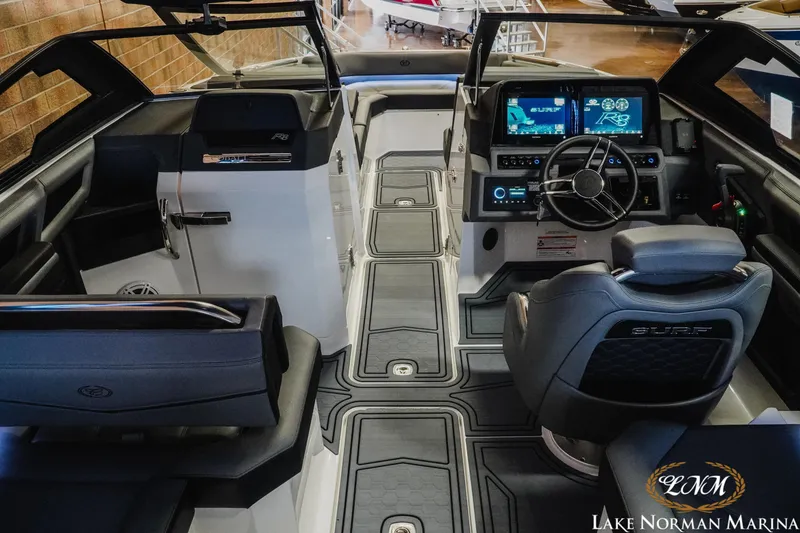 Slide: The Image of Cobalt R8 Surf 2025 - 9