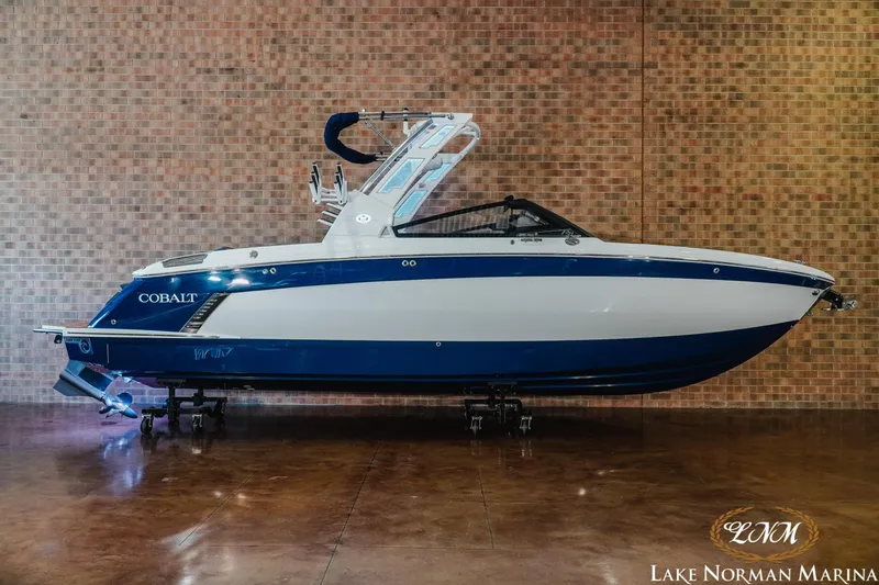 The Image of Cobalt R8 Surf 2025 - 1