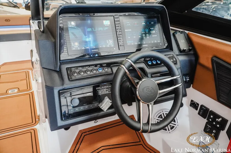 Slide: The Image of Cobalt R8 Surf 2025 - 12