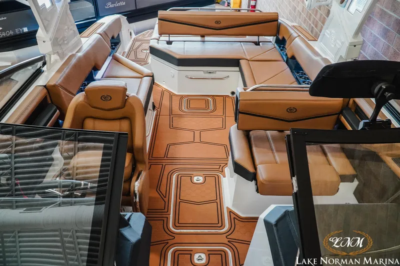 Slide: The Image of Cobalt R8 Surf 2025 - 17