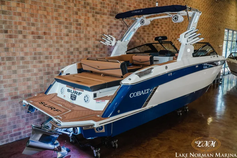 Slide: The Image of Cobalt R8 Surf 2025 - 3