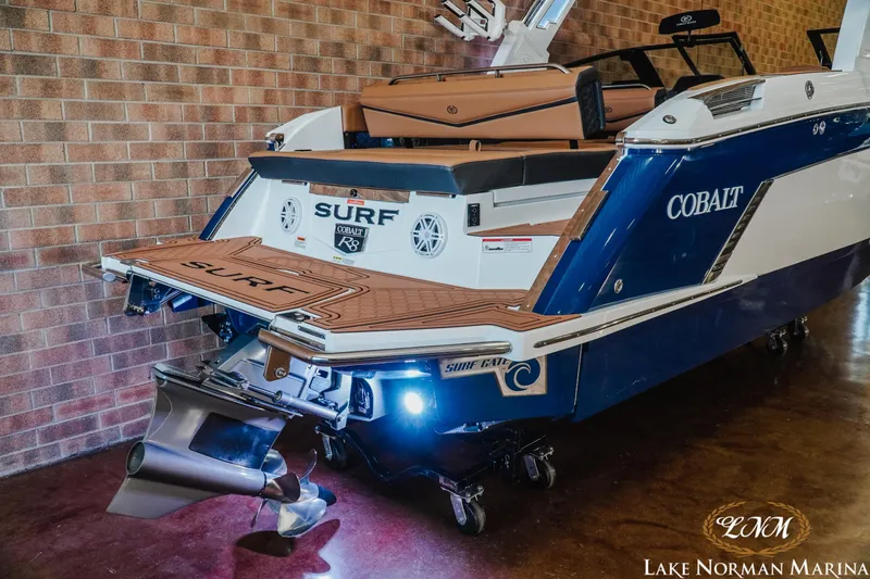 Slide: The Image of Cobalt R8 Surf 2025 - 4