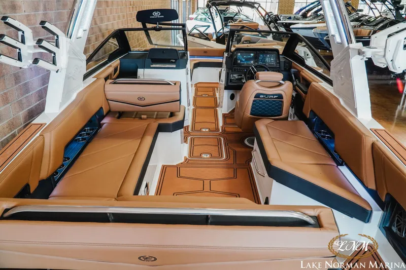 Slide: The Image of Cobalt R8 Surf 2025 - 7