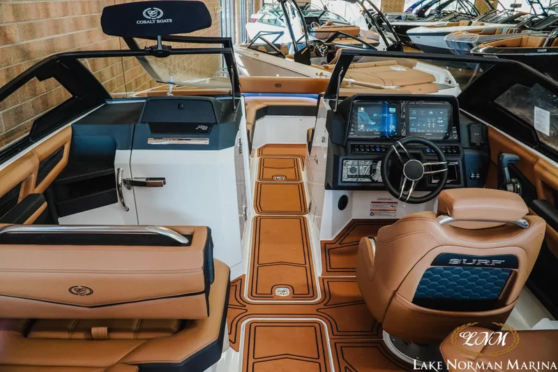 Slide: The Image of Cobalt R8 Surf 2025 - 9