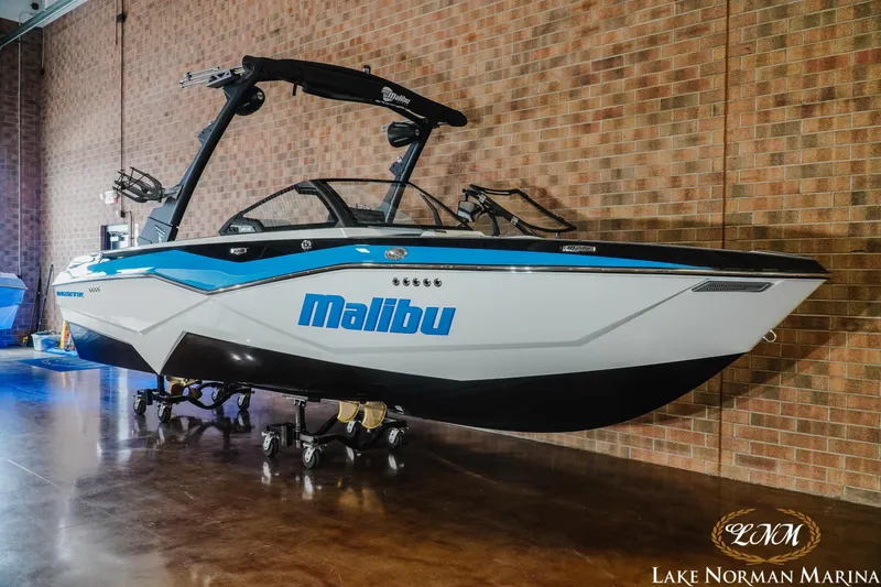 Slide: The Image of Malibu Wakesetter 22 LSV 2025 - 3