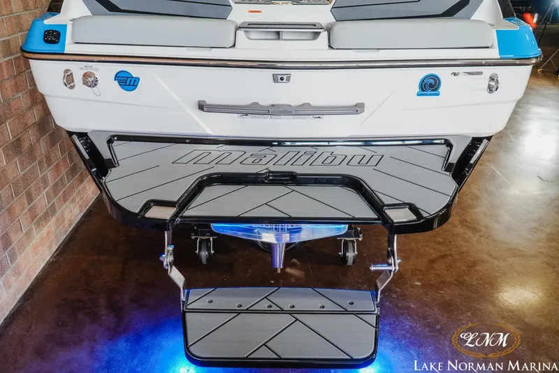 Slide: The Image of Malibu Wakesetter 22 LSV 2025 - 9