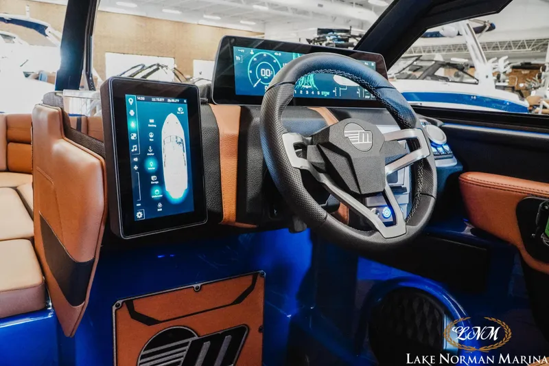 Slide: The Image of Malibu Wakesetter 23 LSV 2025 - 12