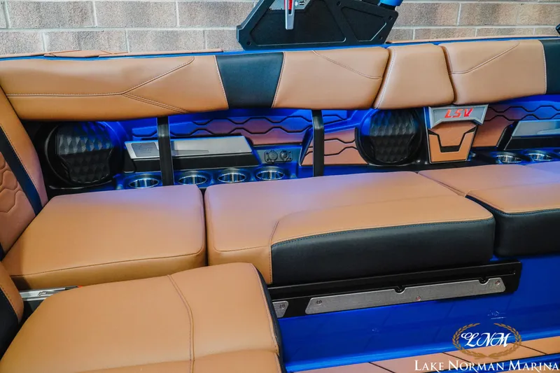 Slide: The Image of Malibu Wakesetter 23 LSV 2025 - 19