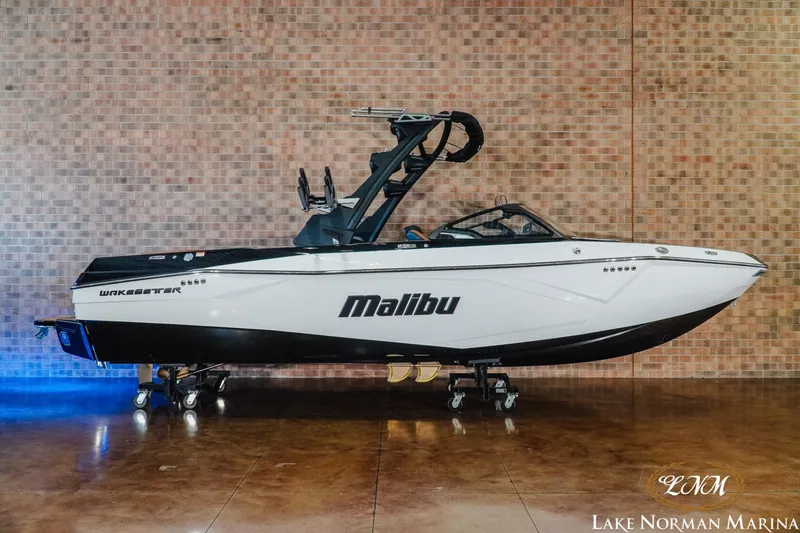 The Image of Malibu Wakesetter 23 LSV 2025 - 1