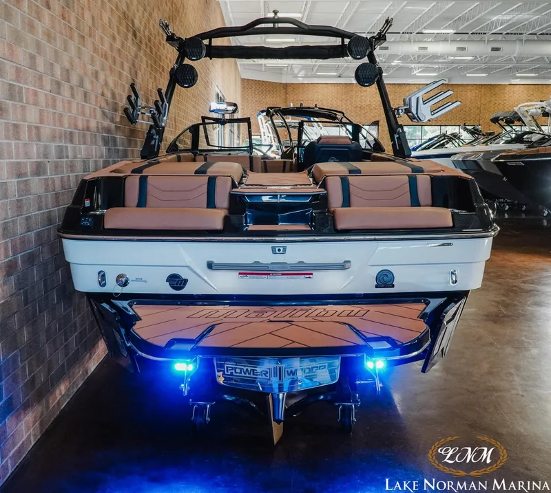 Slide: The Image of Malibu Wakesetter 23 LSV 2025 - 5