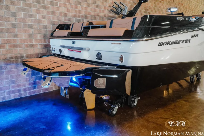Slide: The Image of Malibu Wakesetter 23 LSV 2025 - 6