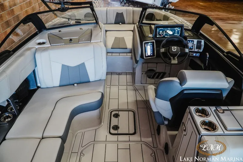 Slide: The Image of Malibu Wakesetter 24 MXZ 2024 - 10