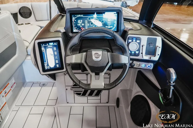 Slide: The Image of Malibu Wakesetter 24 MXZ 2024 - 12