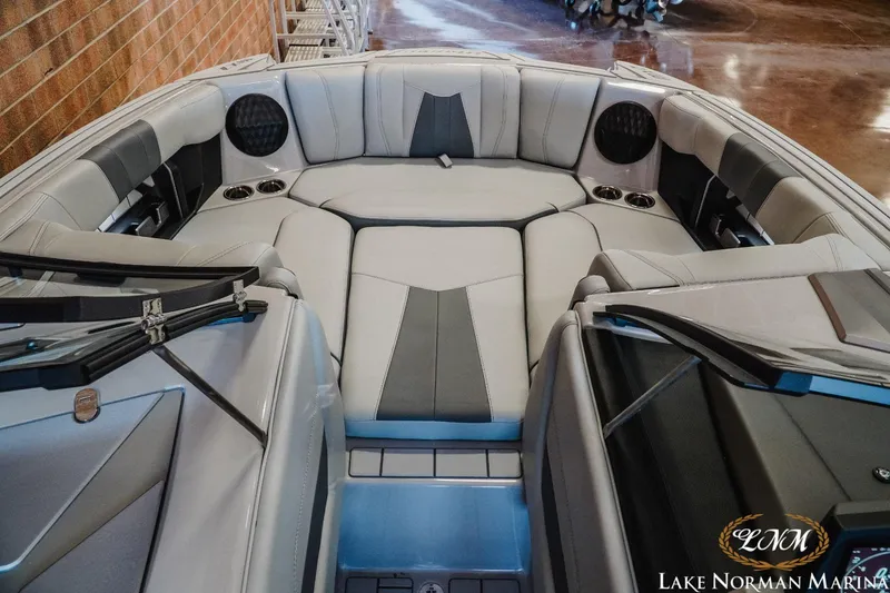 Slide: The Image of Malibu Wakesetter 24 MXZ 2024 - 13