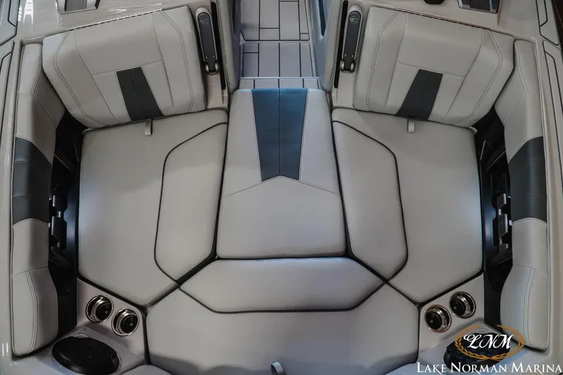 Slide: The Image of Malibu Wakesetter 24 MXZ 2024 - 14