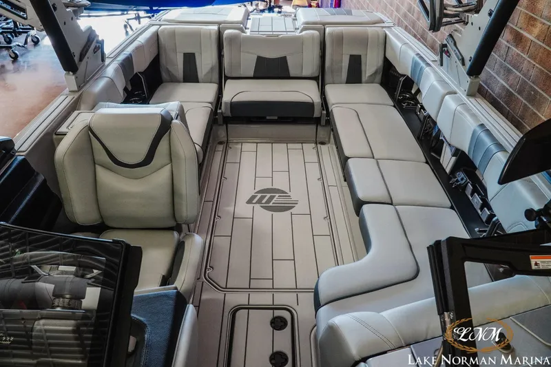 Slide: The Image of Malibu Wakesetter 24 MXZ 2024 - 15