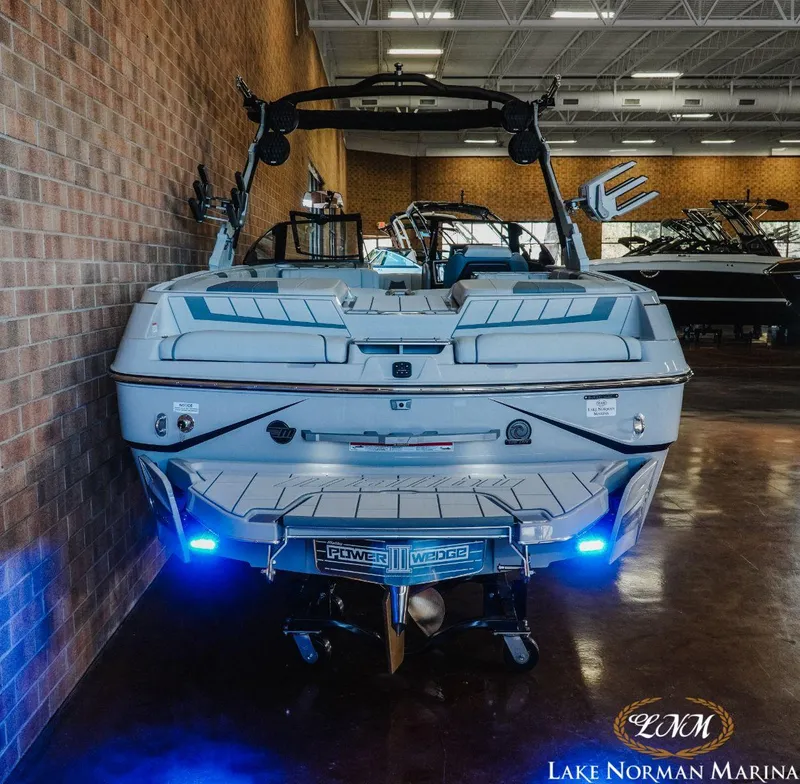 Slide: The Image of Malibu Wakesetter 24 MXZ 2024 - 5