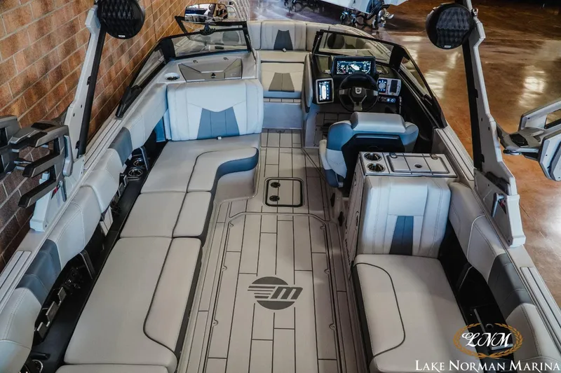 Slide: The Image of Malibu Wakesetter 24 MXZ 2024 - 9