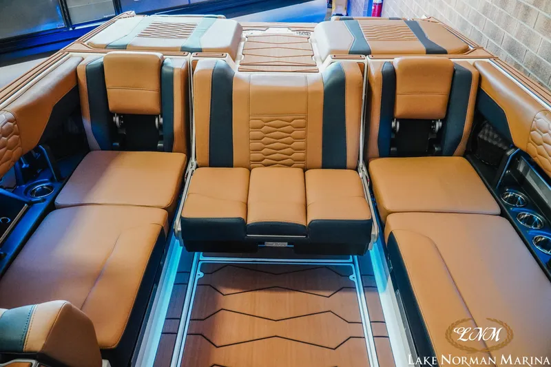 Slide: The Image of Malibu 24 MXZ 2025 - 16