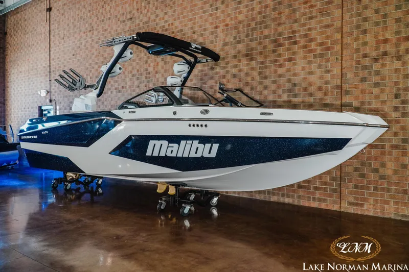 Slide: The Image of Malibu 24 MXZ 2025 - 2