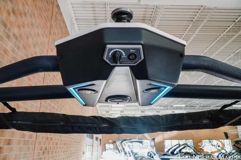 Slide: The Image of Malibu 24 MXZ 2025 - 21