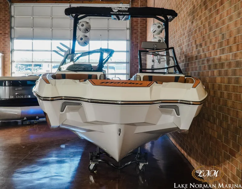 Slide: The Image of Malibu 24 MXZ 2025 - 3