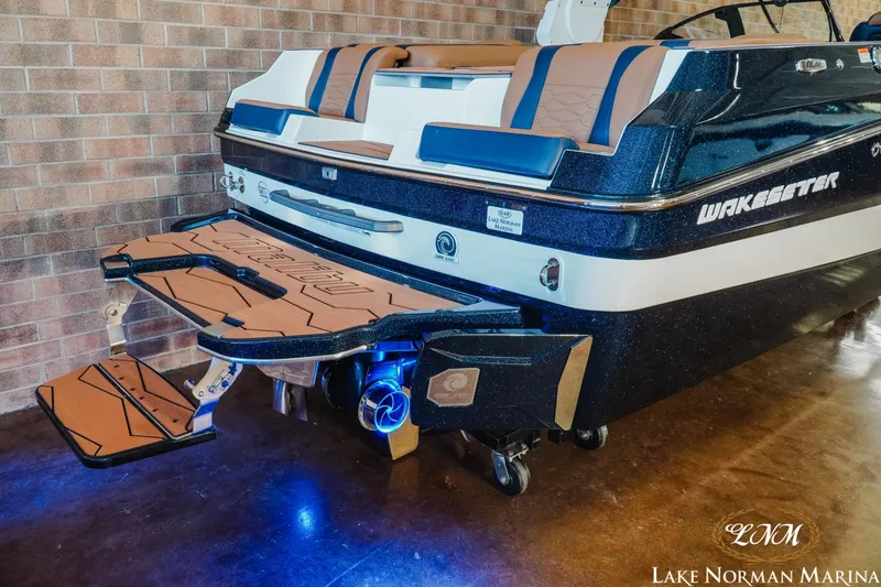 Slide: The Image of Malibu 24 MXZ 2025 - 6