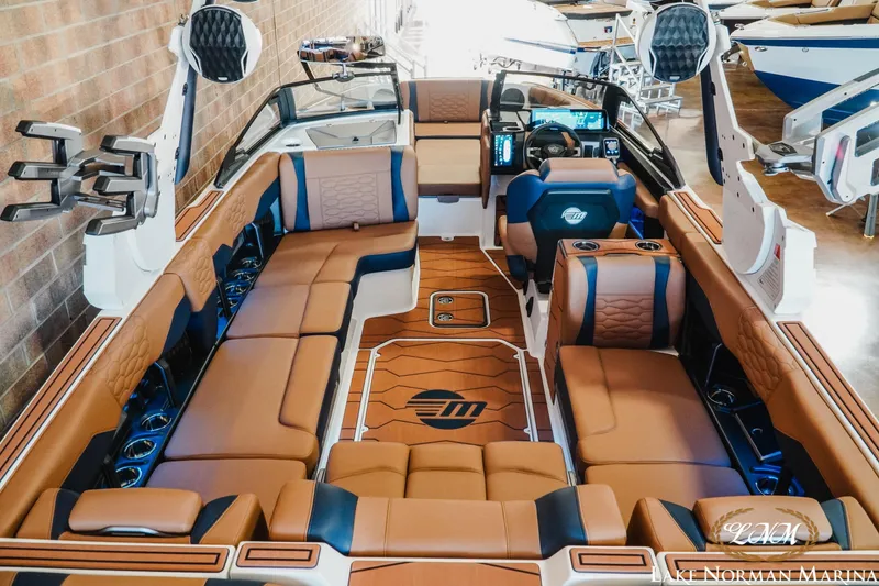 Slide: The Image of Malibu 24 MXZ 2025 - 7