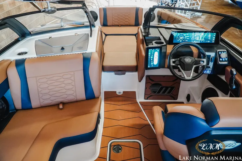 Slide: The Image of Malibu 24 MXZ 2025 - 9