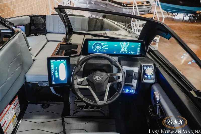 Slide: The Image of Malibu Wakesetter 24 MXZ 2025 - 12