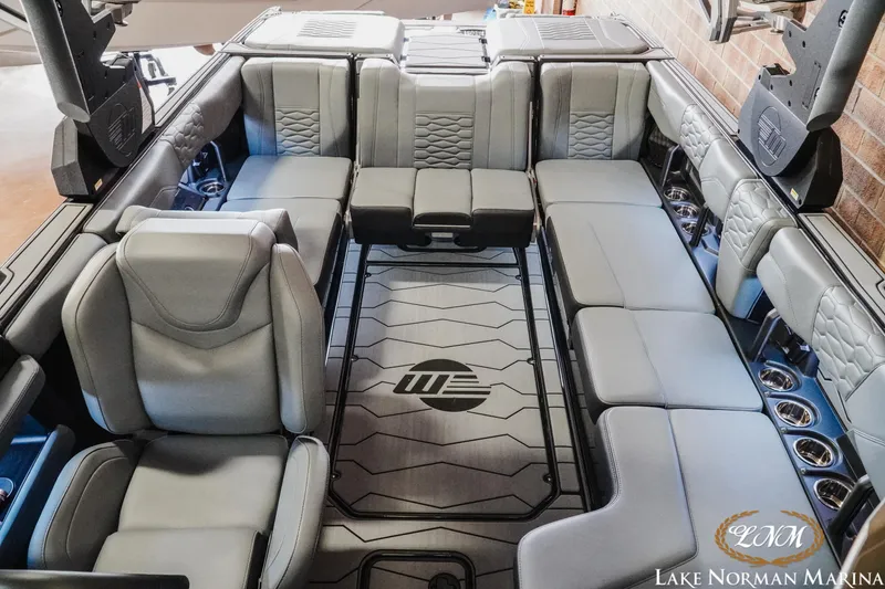 Slide: The Image of Malibu Wakesetter 24 MXZ 2025 - 17