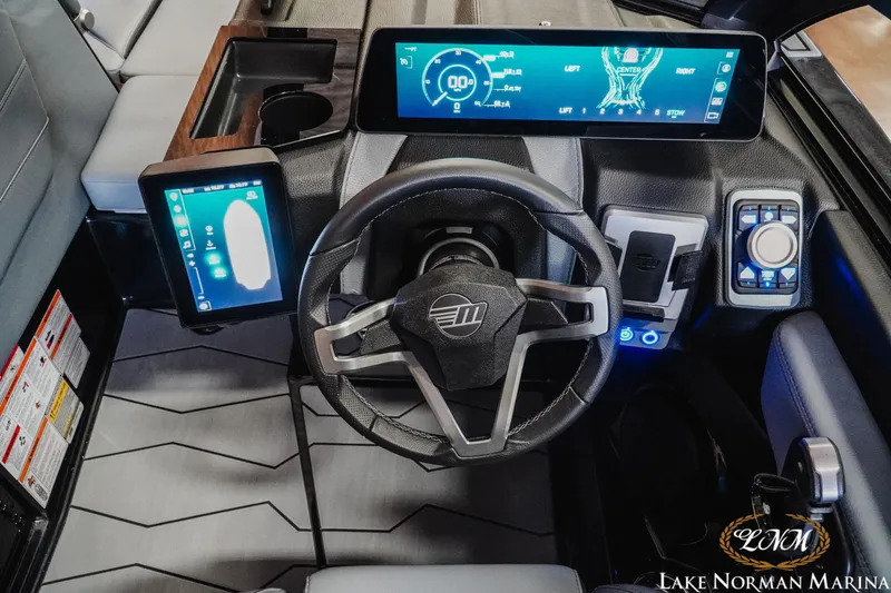 Slide: The Image of Malibu Wakesetter 24 MXZ 2025 - 22