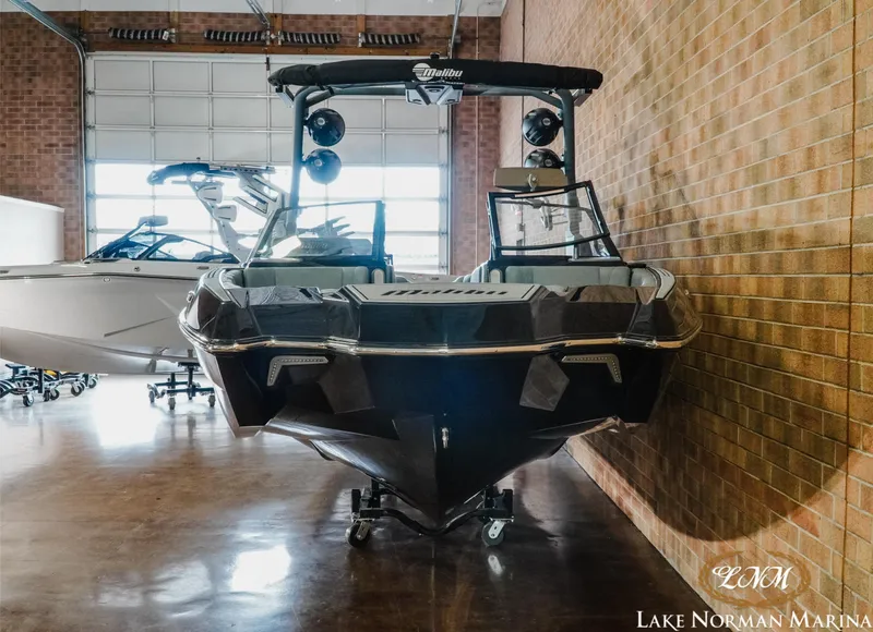 Slide: The Image of Malibu Wakesetter 24 MXZ 2025 - 4