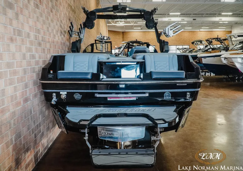 Slide: The Image of Malibu Wakesetter 24 MXZ 2025 - 5