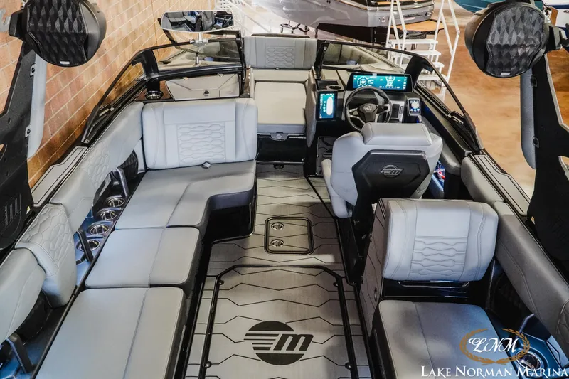Slide: The Image of Malibu Wakesetter 24 MXZ 2025 - 9