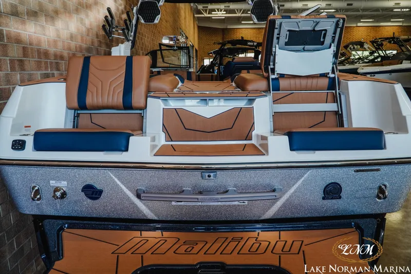 Slide: The Image of Malibu Wakesetter 25 LSV 2025 - 28