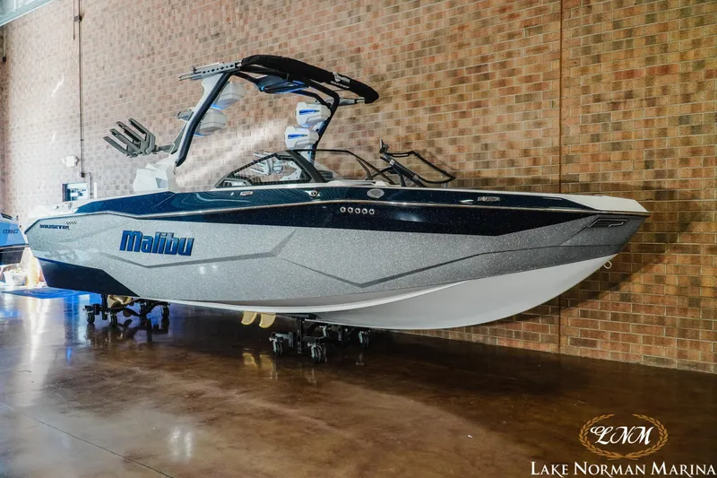 Slide: The Image of Malibu Wakesetter 25 LSV 2025 - 3